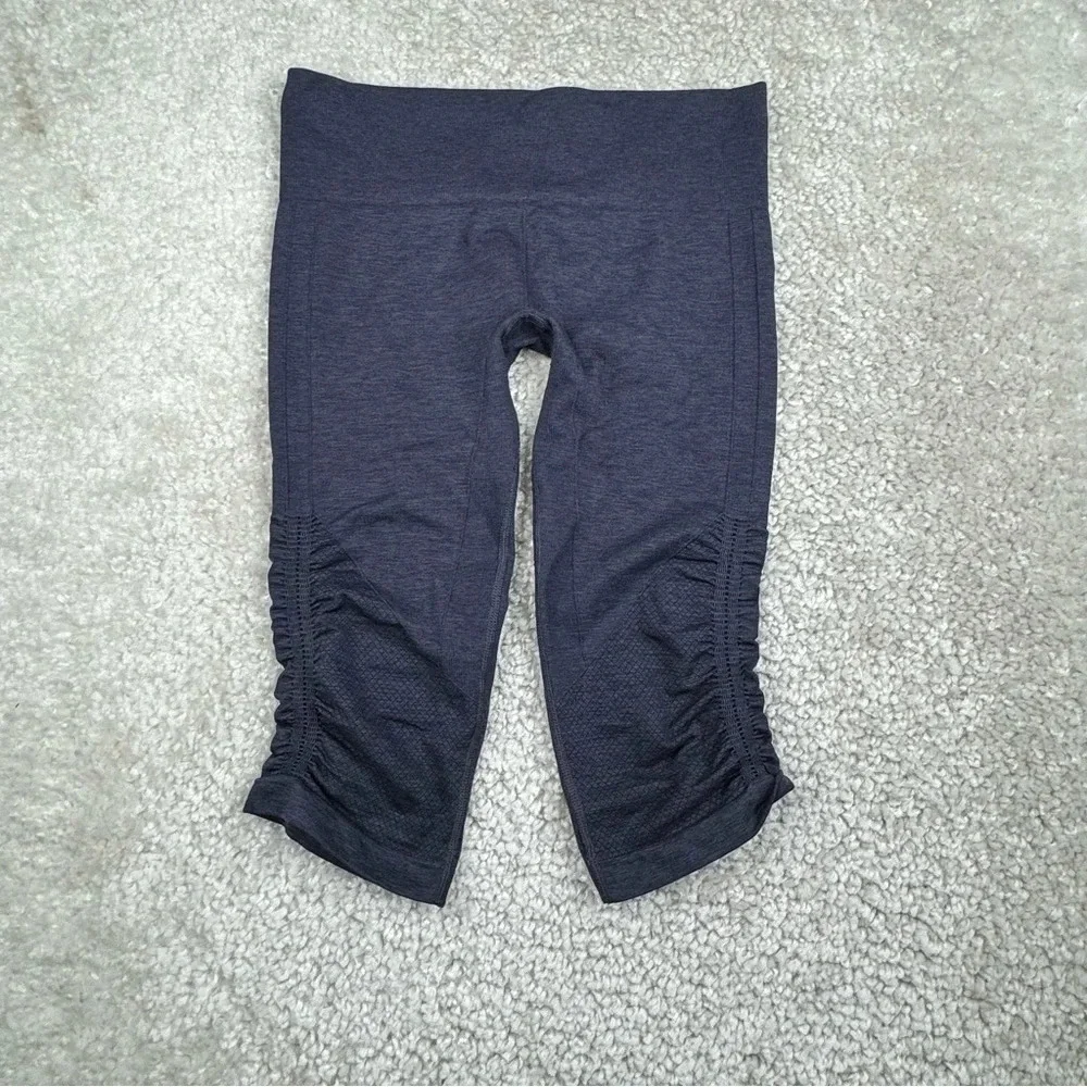 Lululemon In The Flow Crop. Ruched Cinched Legs. Heathered Deep Navy. Size 8 - Picture 3 of 12